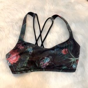 Lululemon free to be light support sports bra